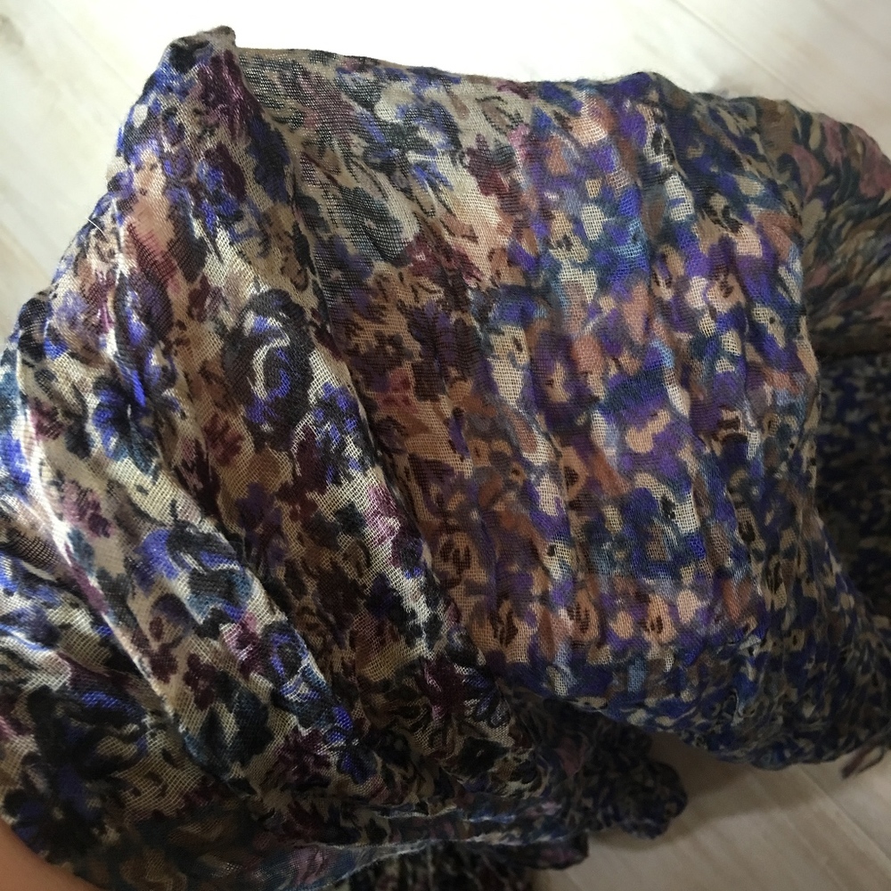 Scarf - Picture 2 of 3